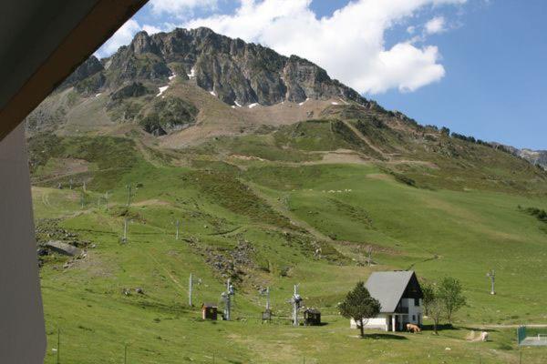 Appartement Au Pied Des Pistes La Mongie Bagian luar foto